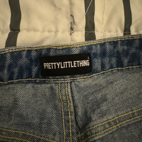 Shorts - Picture 3 of 4